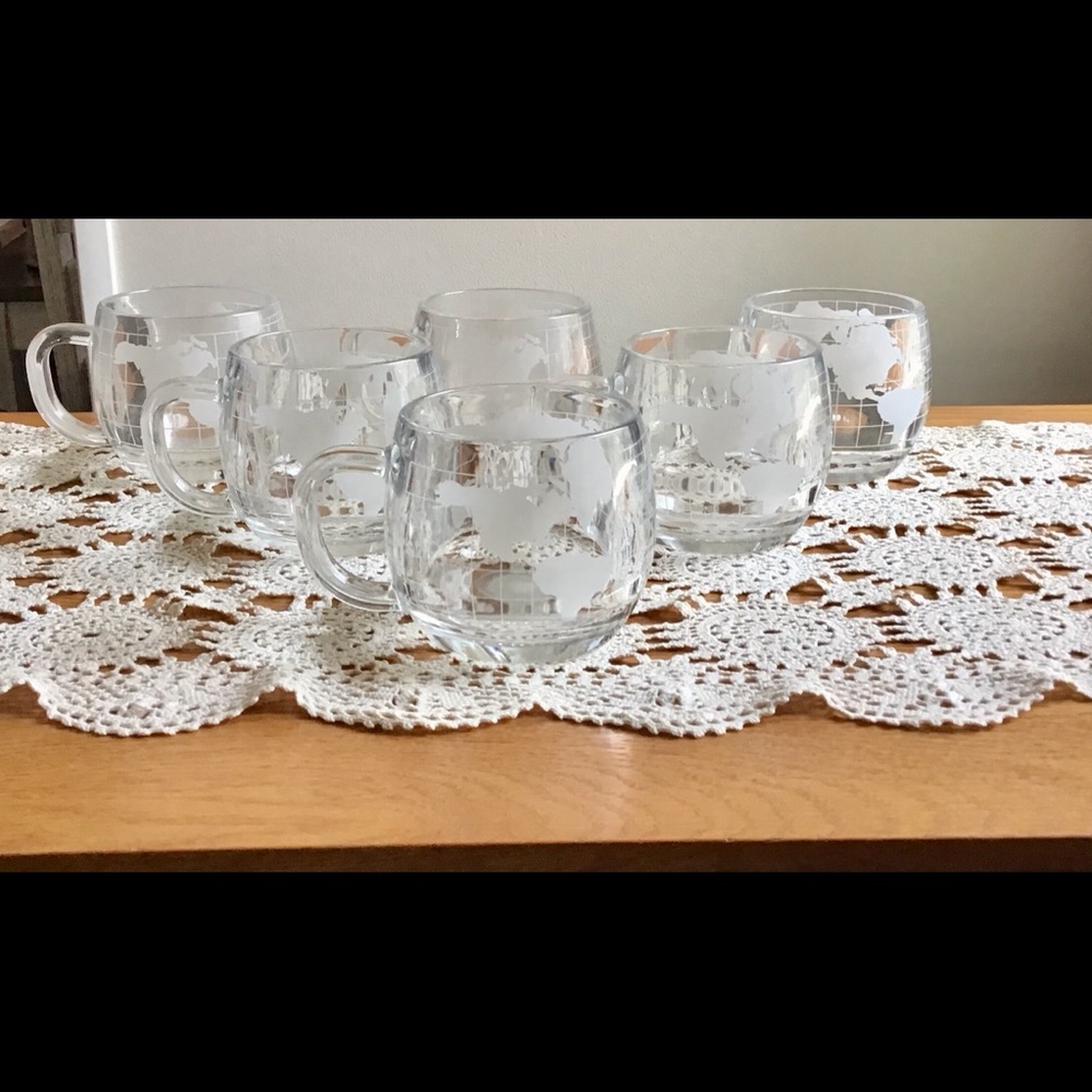 Vintage 1970s Nestle World Glass Cups